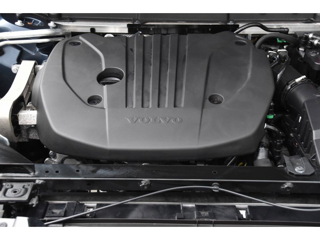Certified 2025 Volvo XC60 B5 Core image 26