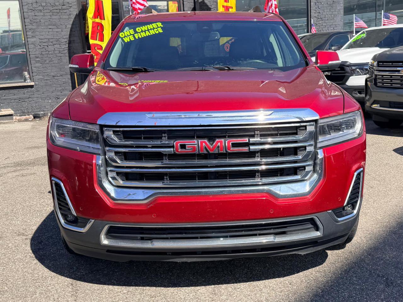 Used 2023 GMC Acadia SLT image 2