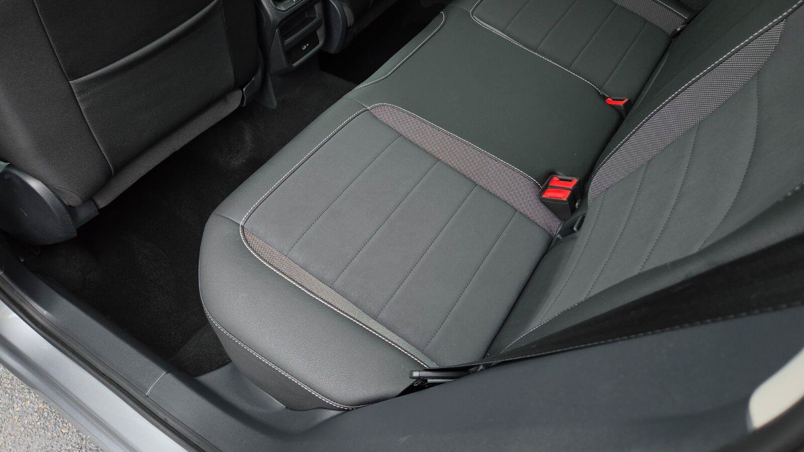 Used 2023 Volkswagen Taos SE w/ Panoramic Sunroof Package FWD image 38