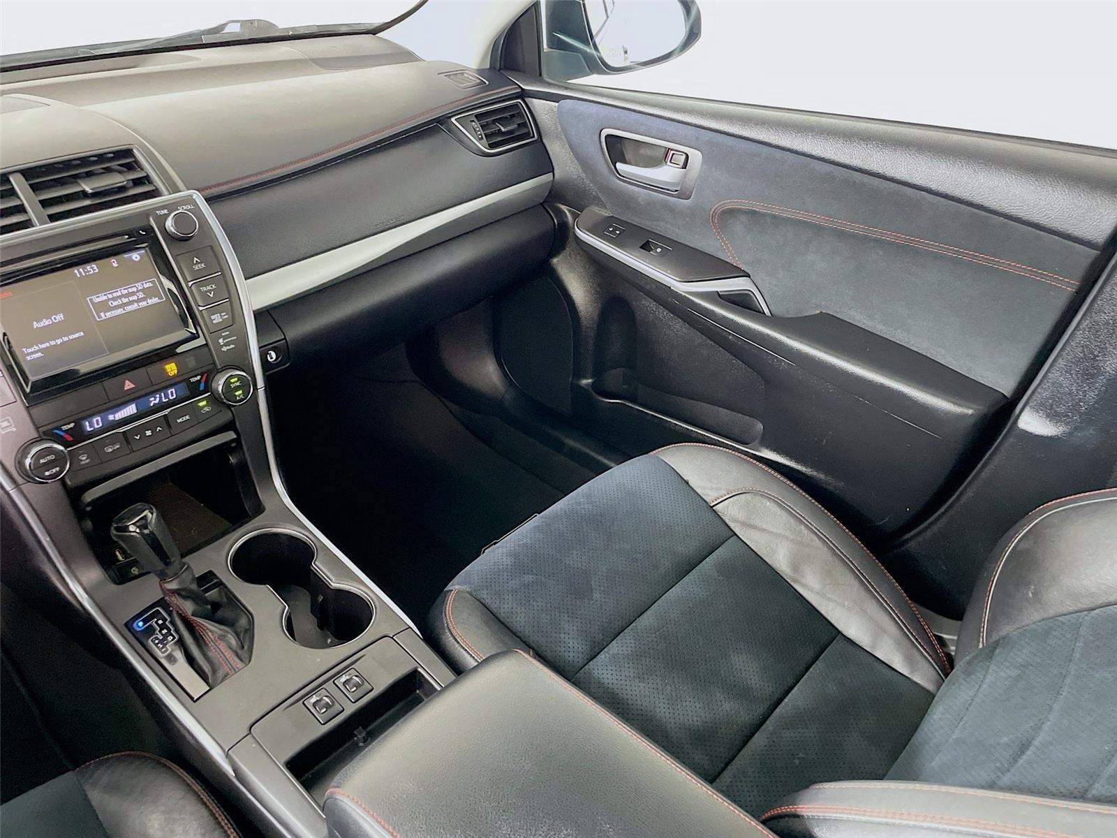 Used 2015 Toyota Camry XSE w/ Advanced Technology Package FWD image 25