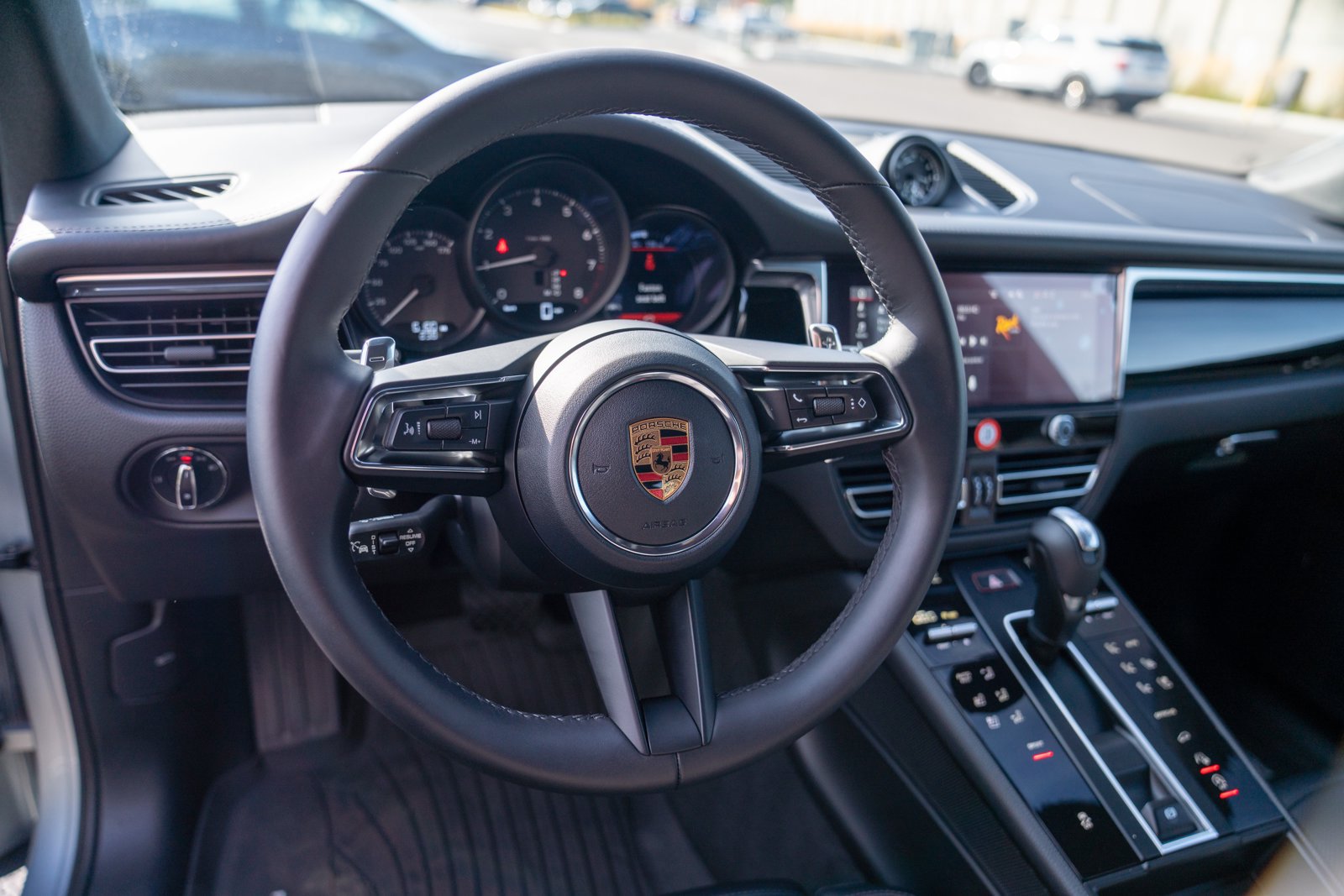 Certified 2026 Porsche Macan AWD/4WD image 14