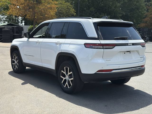 Used 2025 Jeep Grand Cherokee Limited w/ Trailer Tow Package AWD/4WD image 11