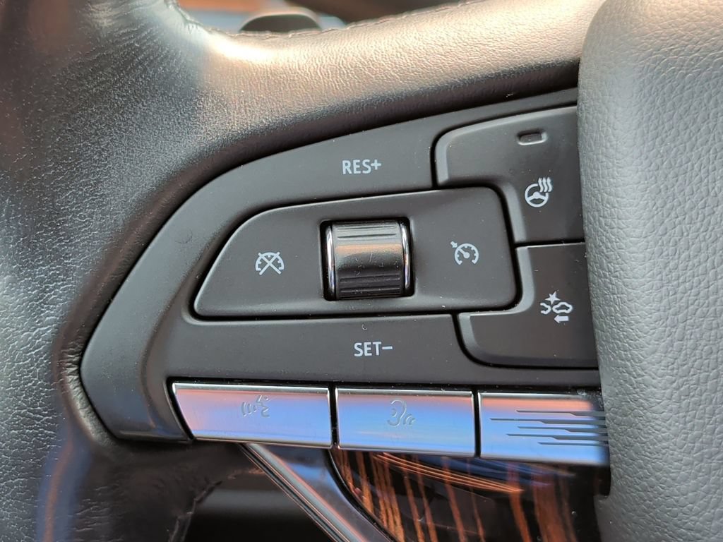 Used 2021 Cadillac Escalade Premium Luxury AWD/4WD image 12