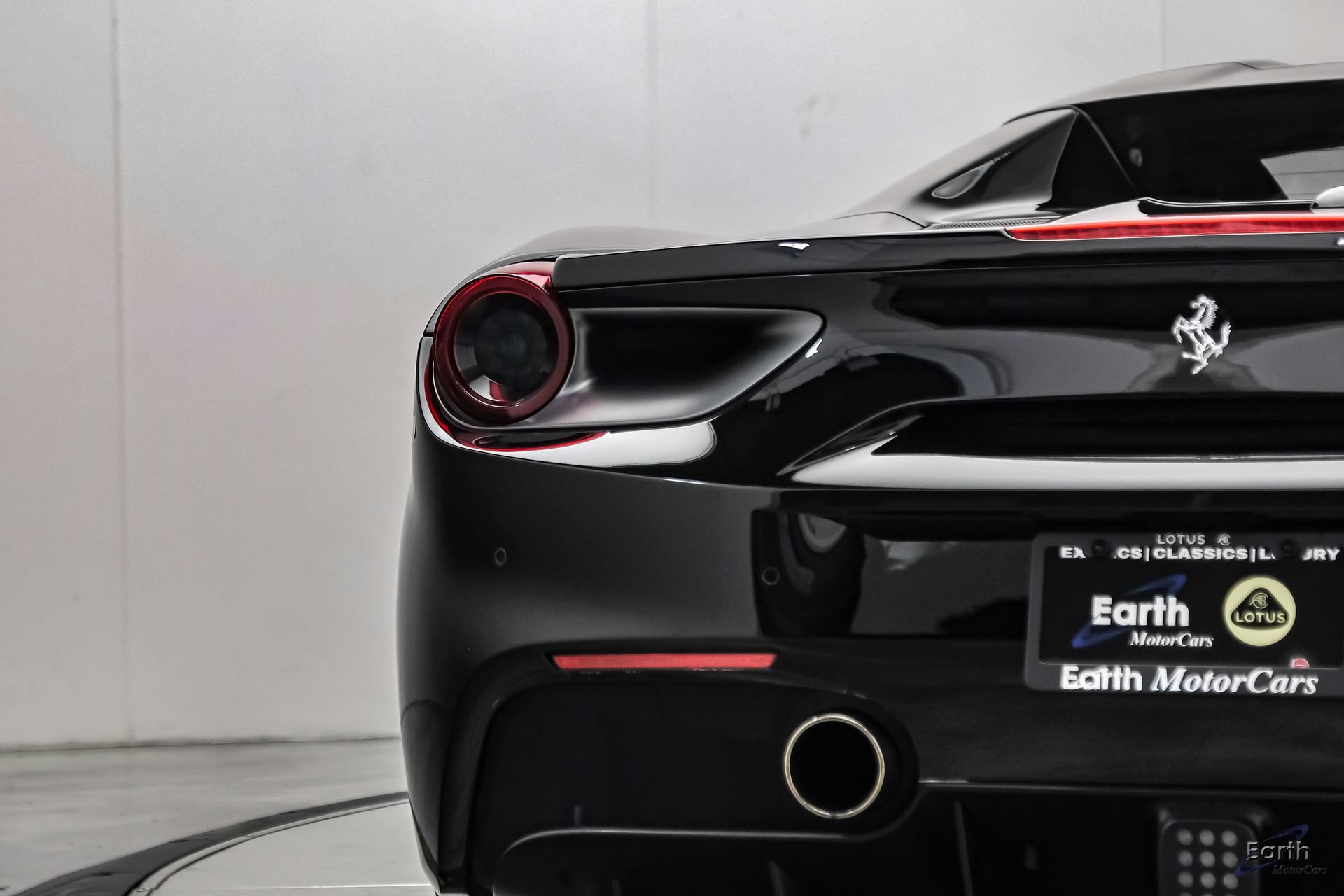 Used 2018 Ferrari 488 Spider RWD image 18