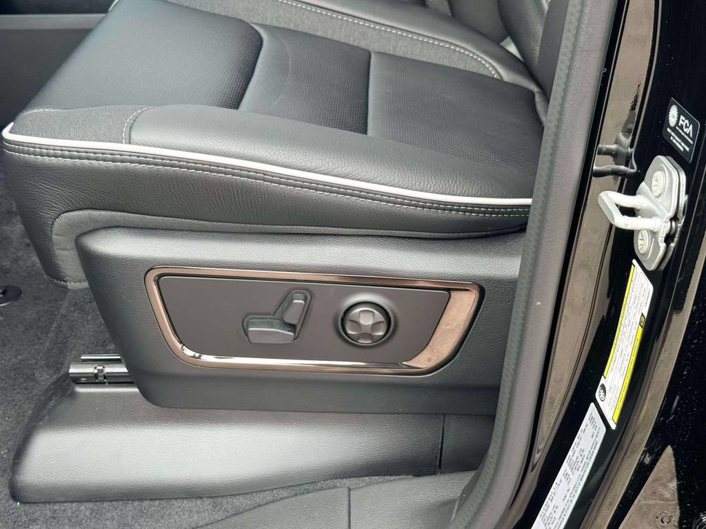 New 2026 RAM 1500 Limited AWD/4WD image 16