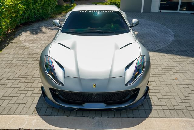 Used 2018 Ferrari 812 Superfast RWD image 5