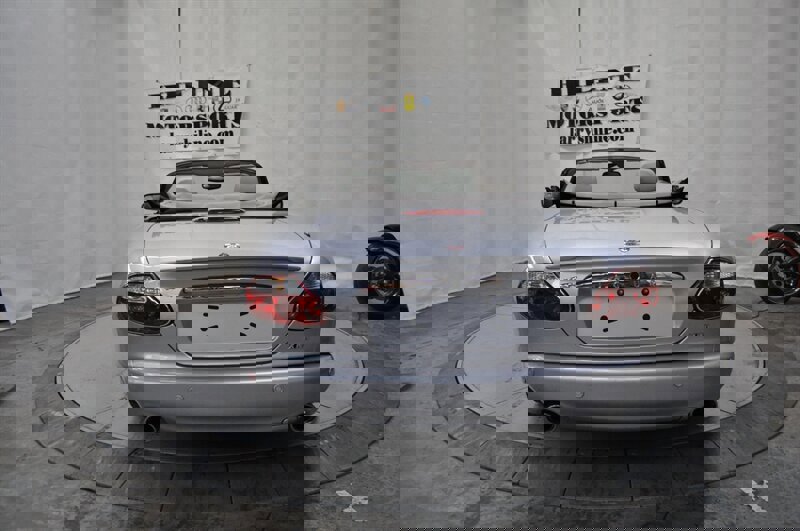 Used 2001 Jaguar XKR Convertible image 4