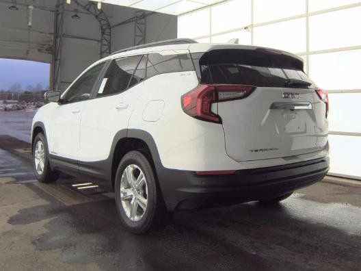 Used 2023 GMC Terrain SLE w/ Driver Convenience Package image 3