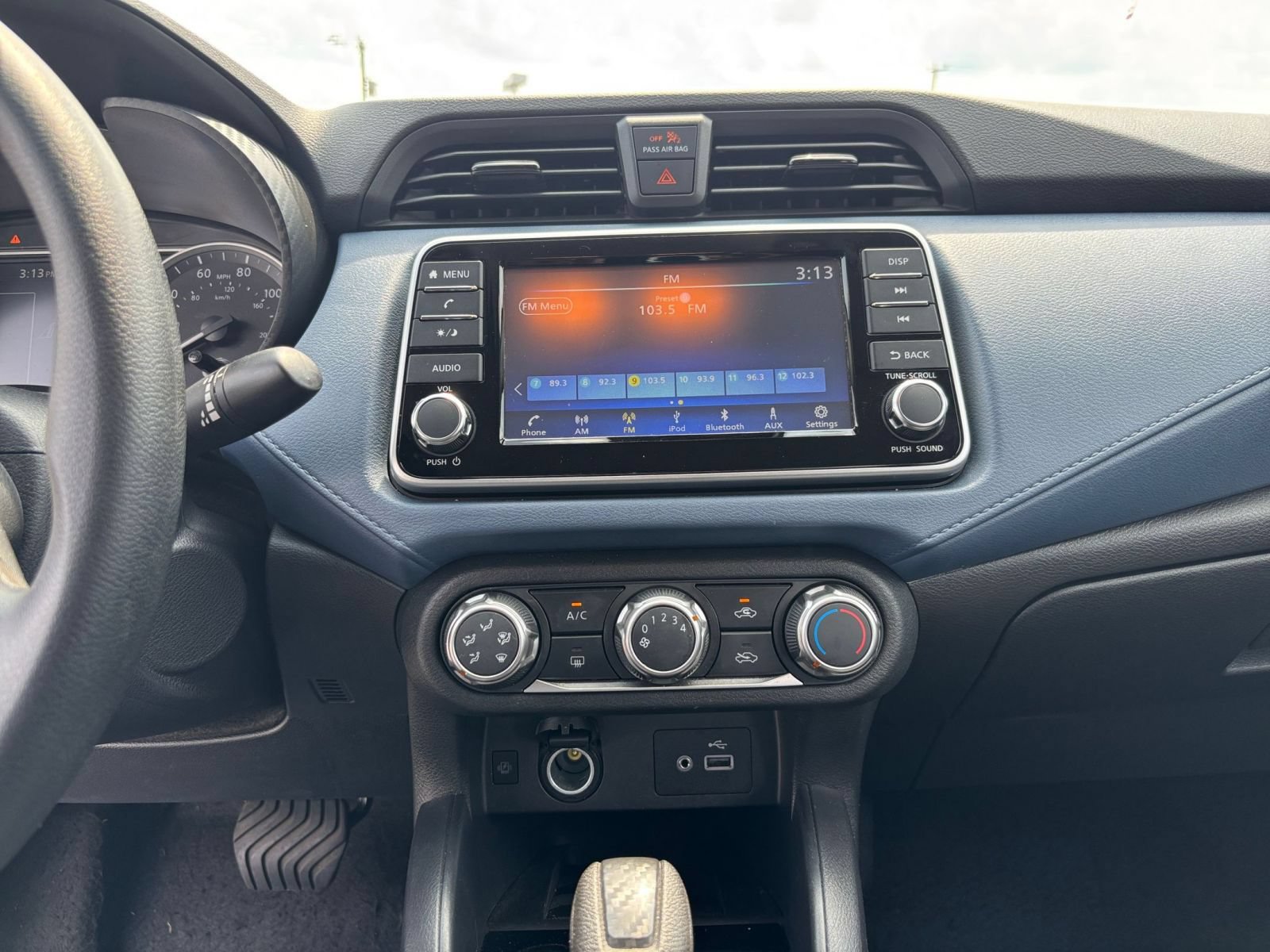 Used 2025 Nissan Versa SV FWD image 17