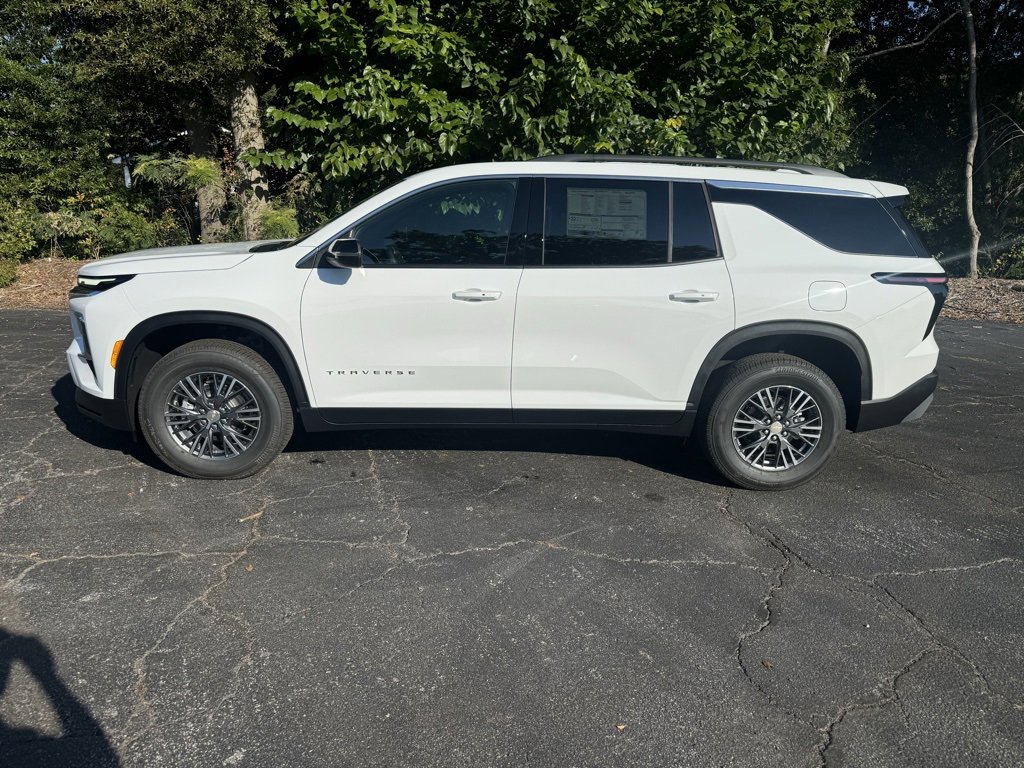 New 2026 Chevrolet Traverse LT image 2