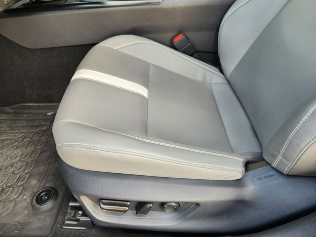 Used 2025 Toyota Camry SE w/ Convenience Package image 23