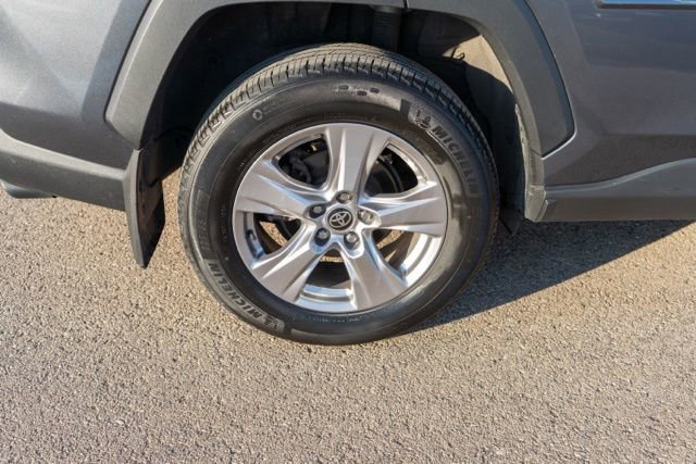 Used 2022 Toyota RAV4 XLE w/ Convenience Package image 9