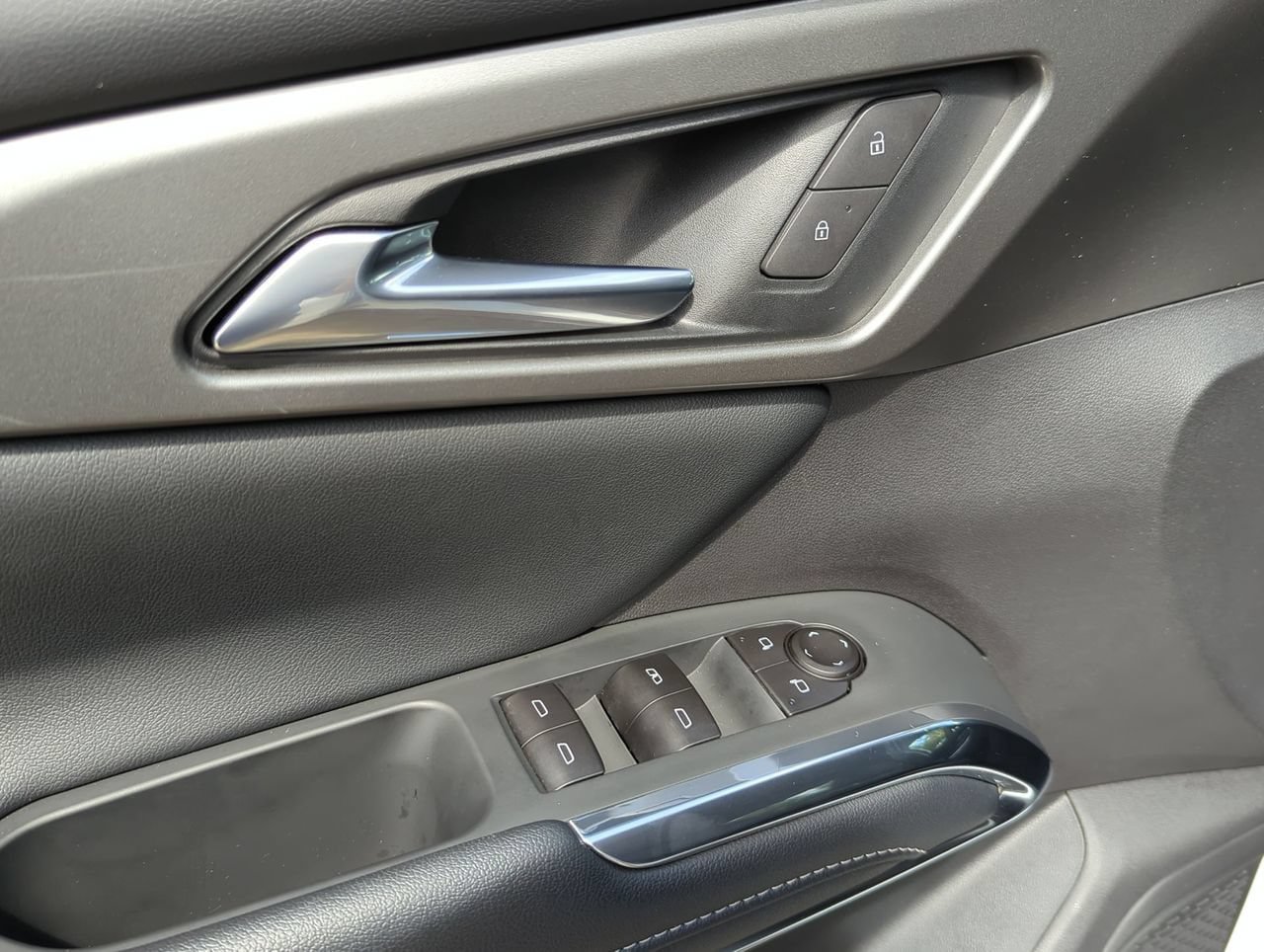 Certified 2026 Chevrolet Traverse LT FWD image 7