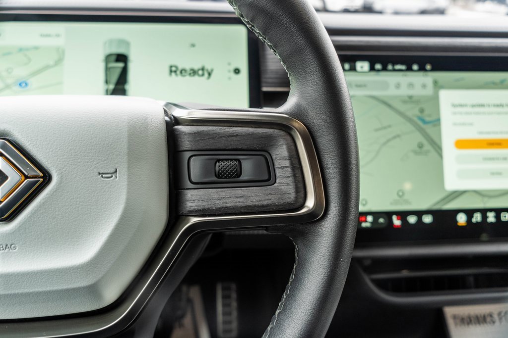 Used 2024 Rivian R1S Adventure image 27