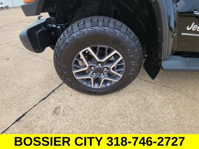 Used 2024 Jeep Wrangler Unlimited Sahara w/ Safety Group AWD/4WD image 33
