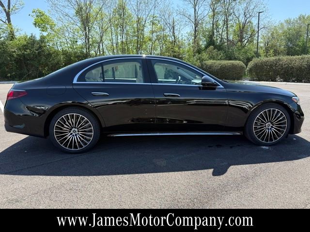 New 2026 Mercedes-Benz E 450 4MATIC Sedan image 4