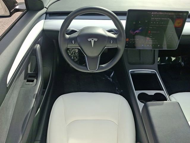 Used 2023 Tesla Model 3 Standard Range image 13
