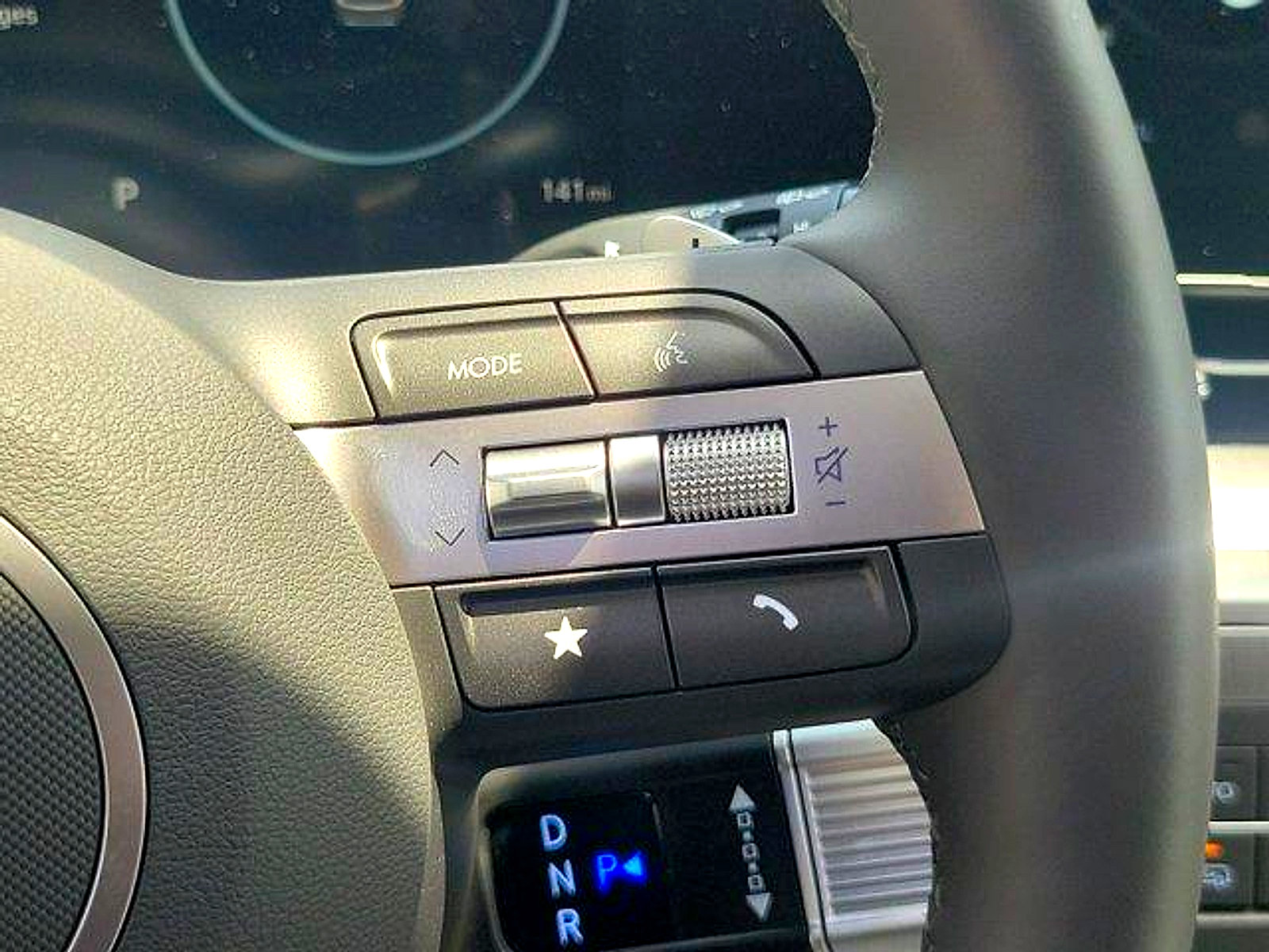 Used 2024 Hyundai Kona Limited FWD image 23