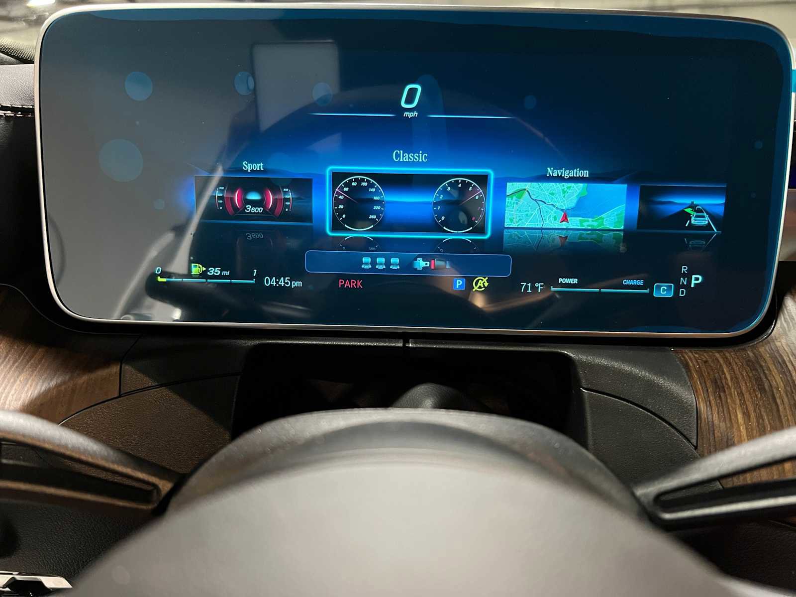 Used 2025 Mercedes-Benz C 300 4MATIC Sedan image 25