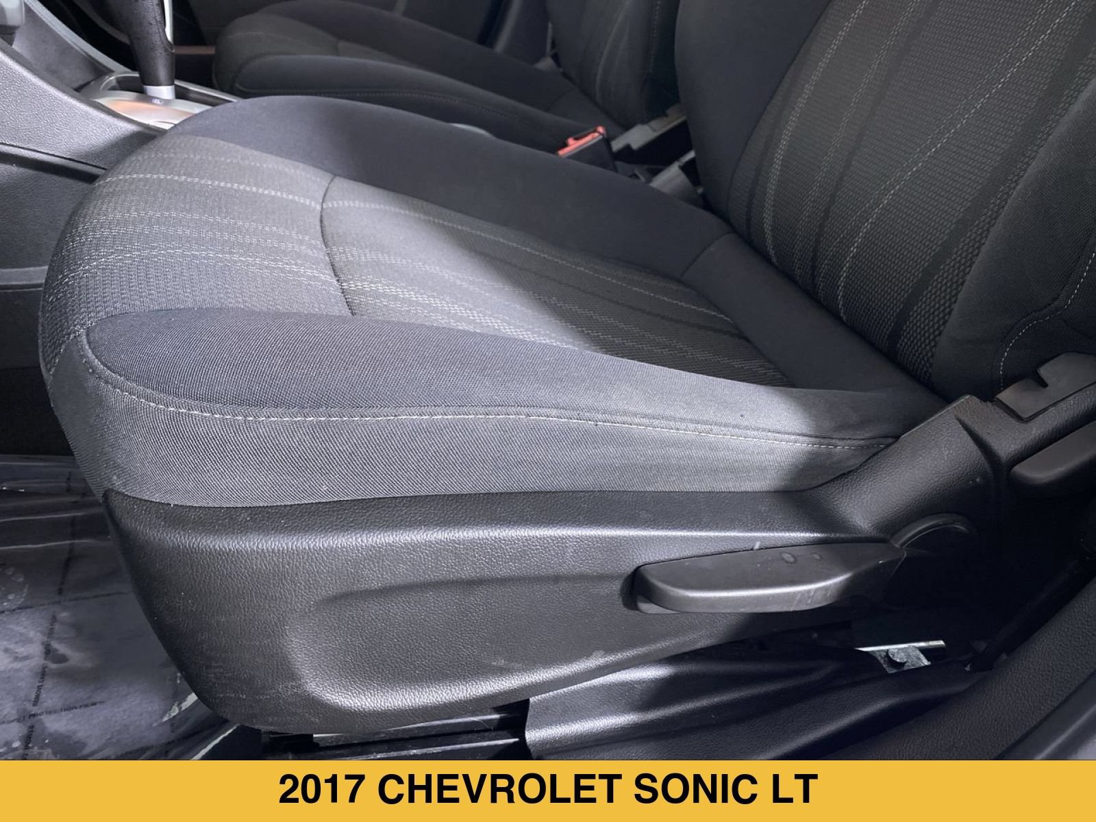 Certified 2017 Chevrolet Sonic LT FWD image 8