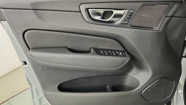 New 2026 Volvo XC60 B5 Plus w/ Climate Package AWD/4WD image 9