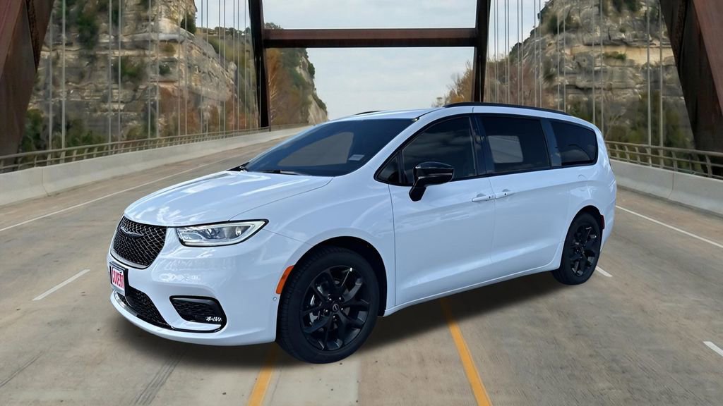 New 2026 Chrysler Pacifica Select w/ S Appearance Package FWD image 3