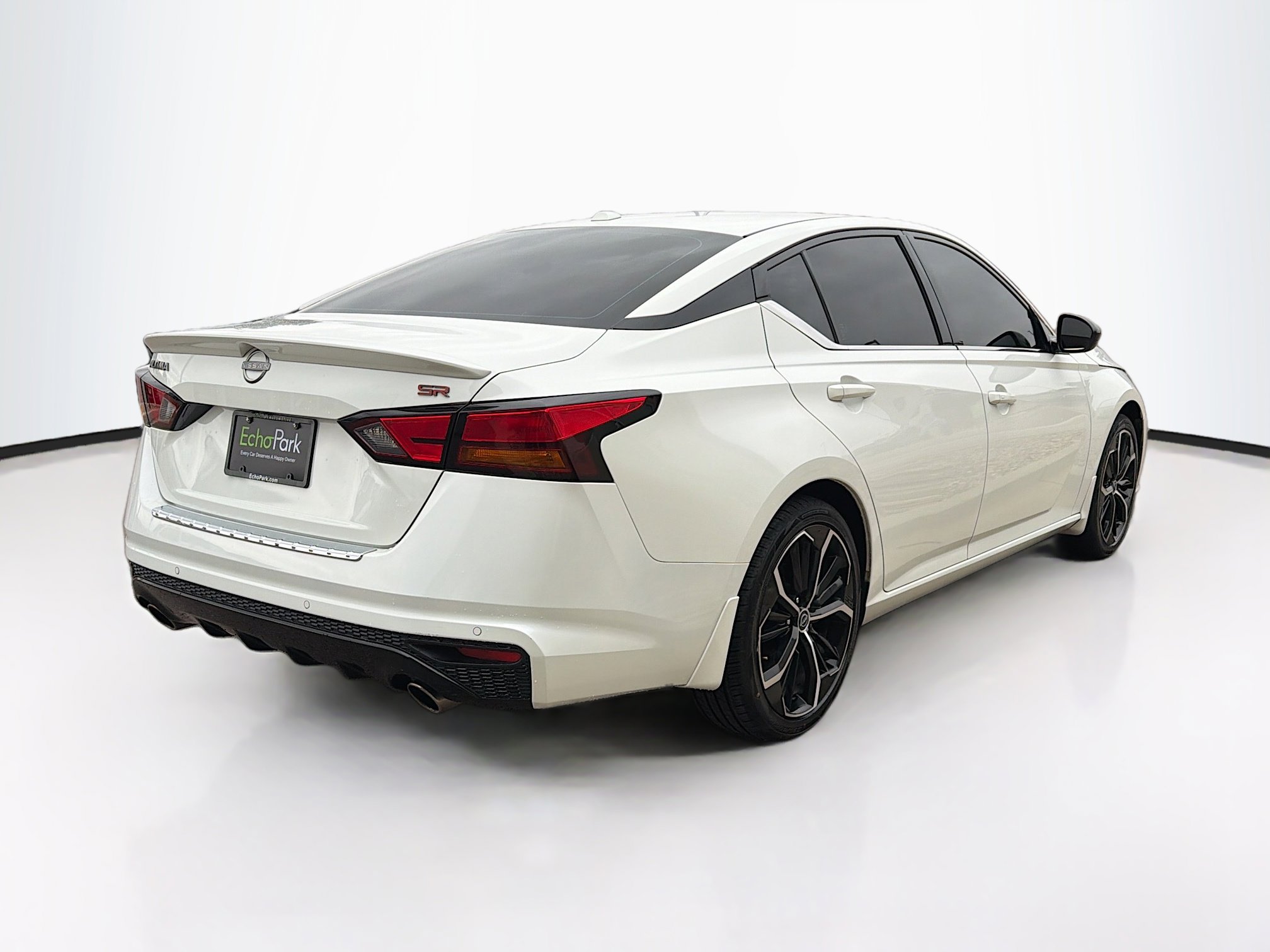 Used 2023 Nissan Altima 2.5 SR FWD image 9