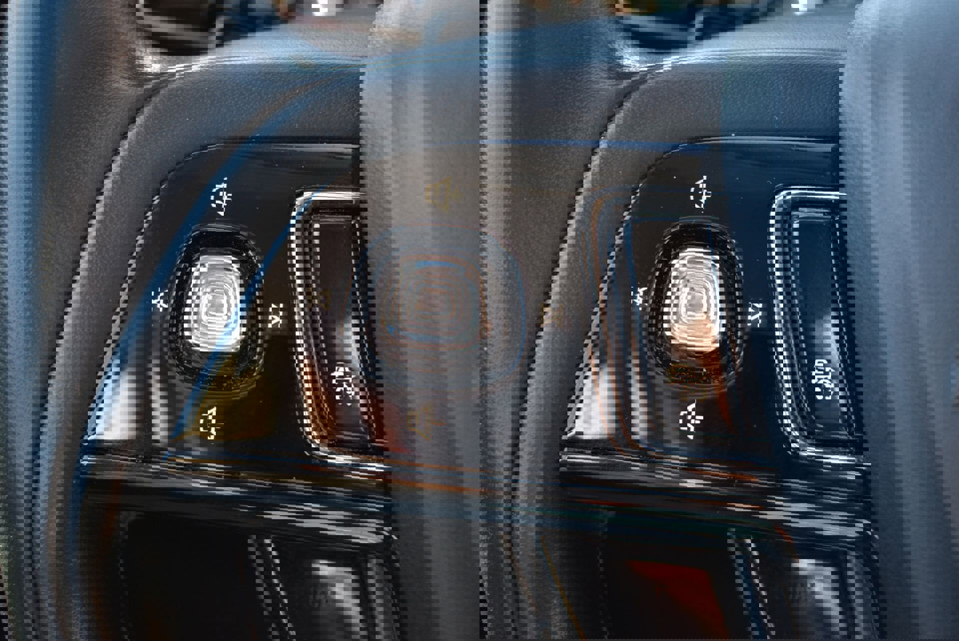 Used 2023 Lincoln Corsair Reserve w/ Jet Appearance Package image 18