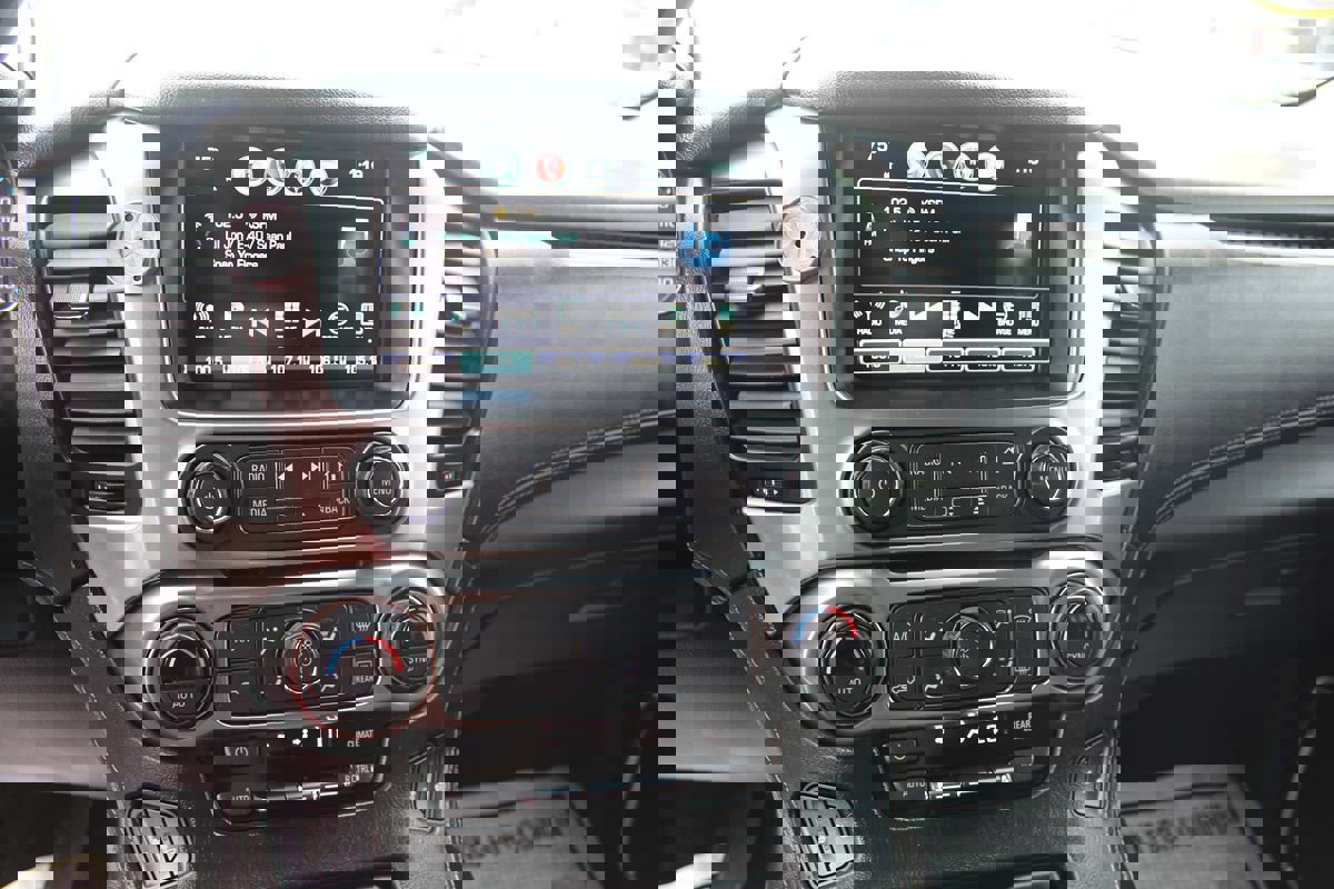 Used 2018 Chevrolet Tahoe LT AWD/4WD image 28