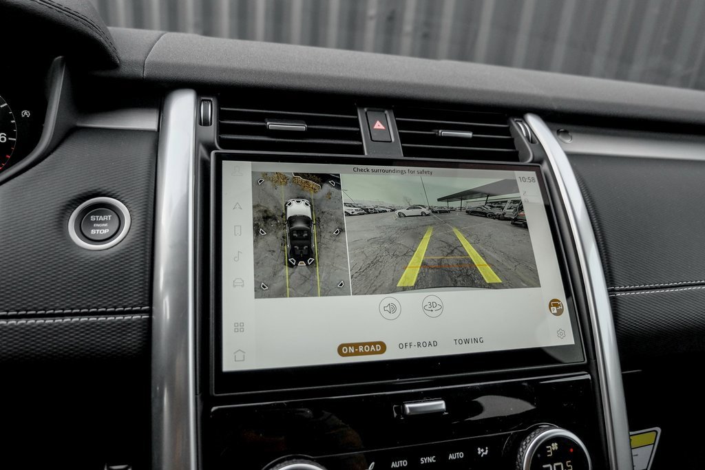 Used 2025 Land Rover Discovery Dynamic SE image 13