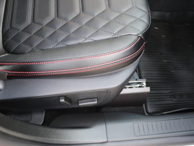 Used 2024 Ford Escape ST-Line Elite w/ Premium Technology Package image 17