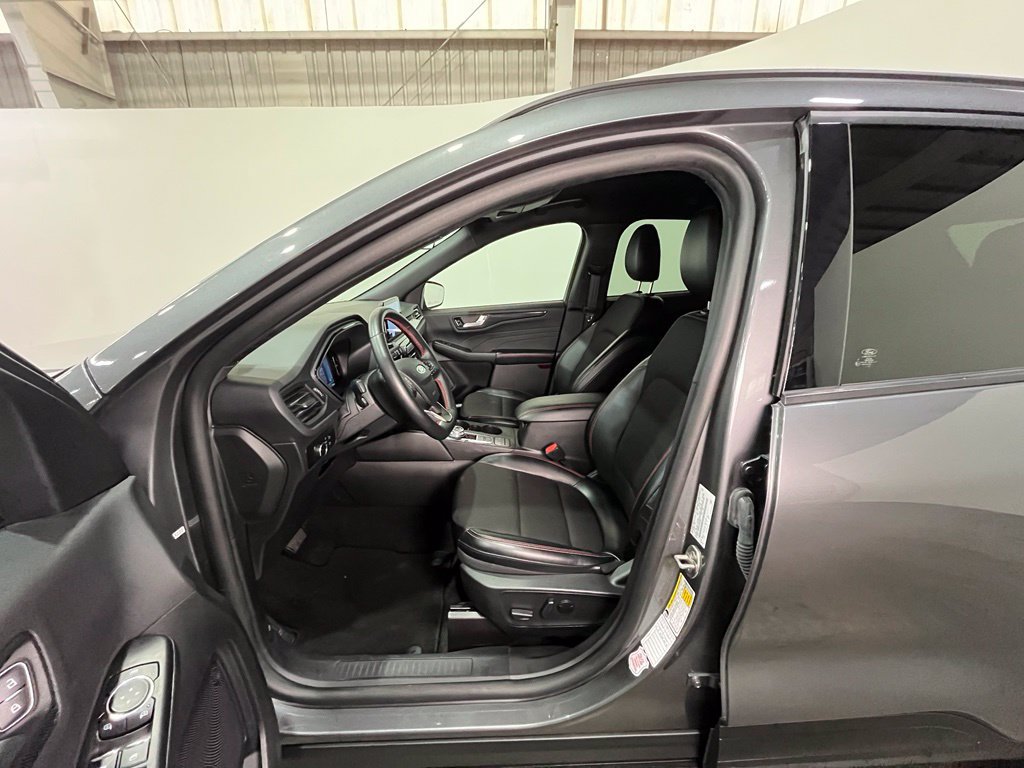 Certified 2025 Ford Escape ST-Line AWD/4WD image 18