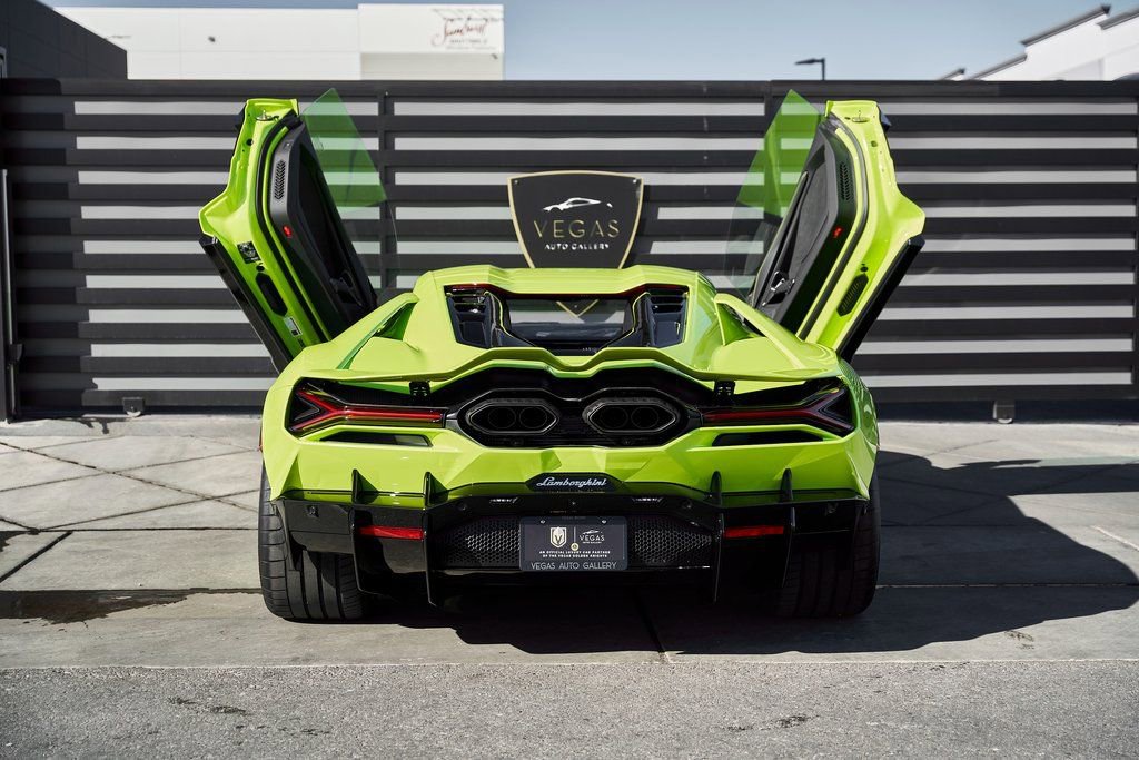 Used 2025 Lamborghini Revuelto AWD/4WD image 25