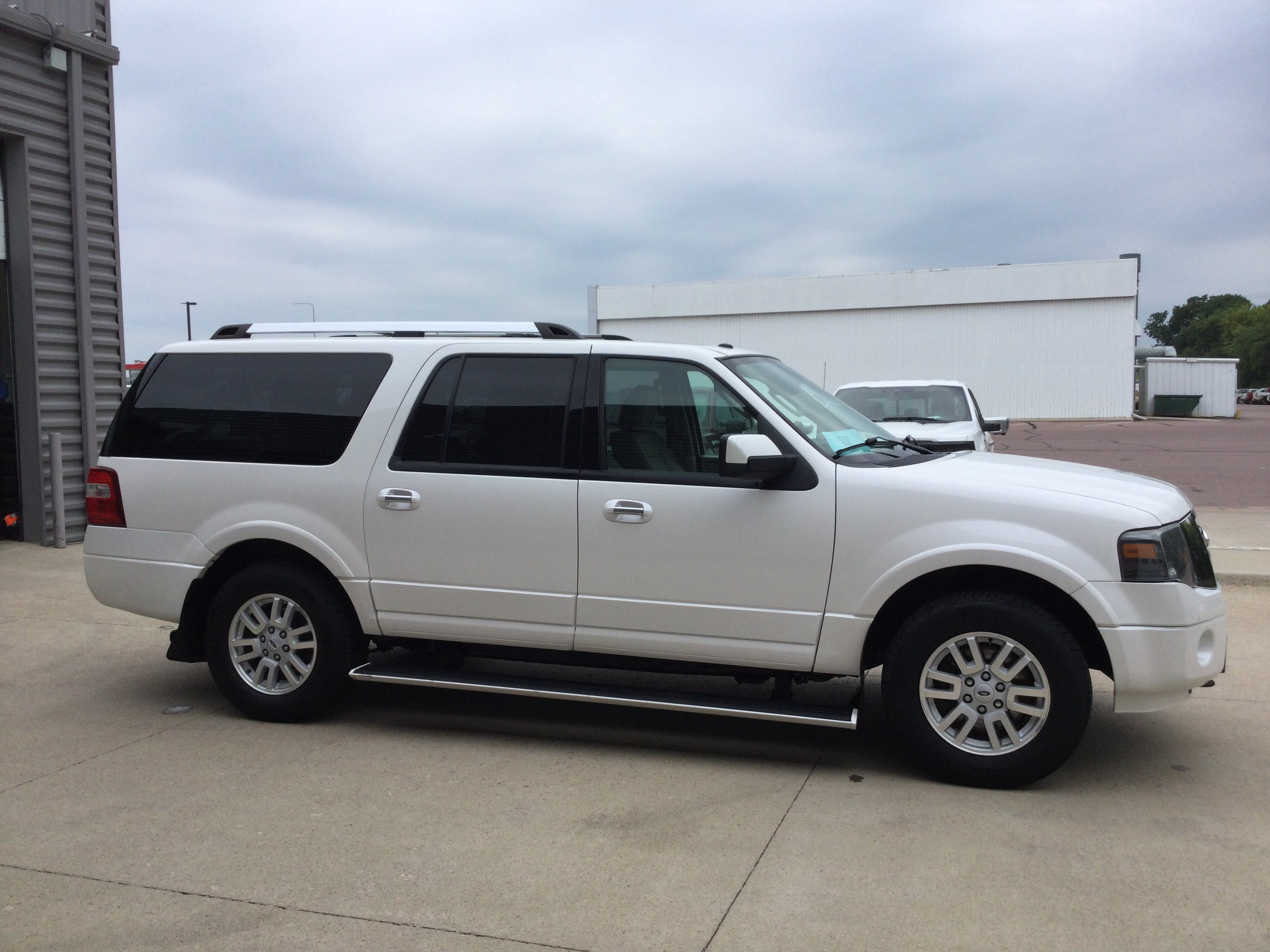 Used 2014 Ford Expedition EL Limited w/ Equipment Group 301A AWD/4WD image 3