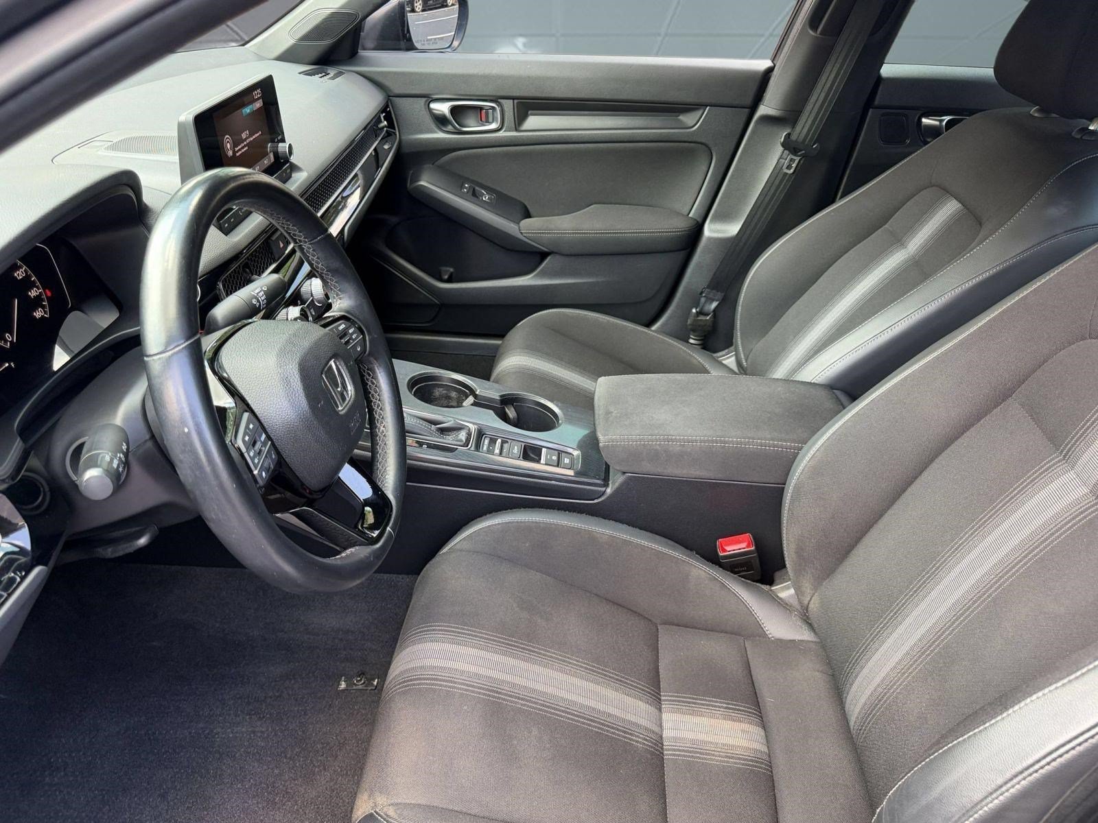 Used 2023 Honda Civic Sport image 5