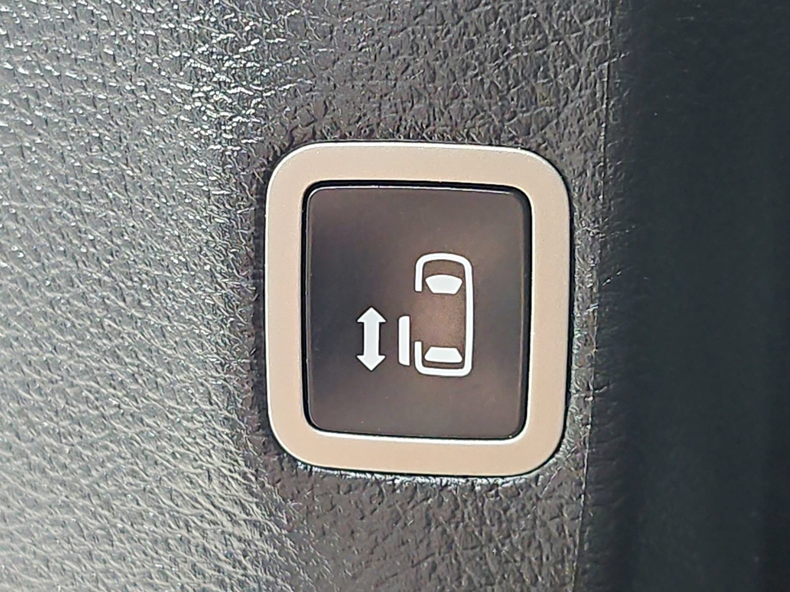 Used 2025 Chrysler Pacifica Select FWD image 43