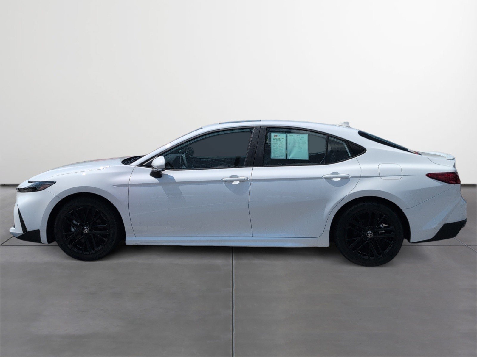 Used 2026 Toyota Camry SE w/ Convenience Package FWD image 3