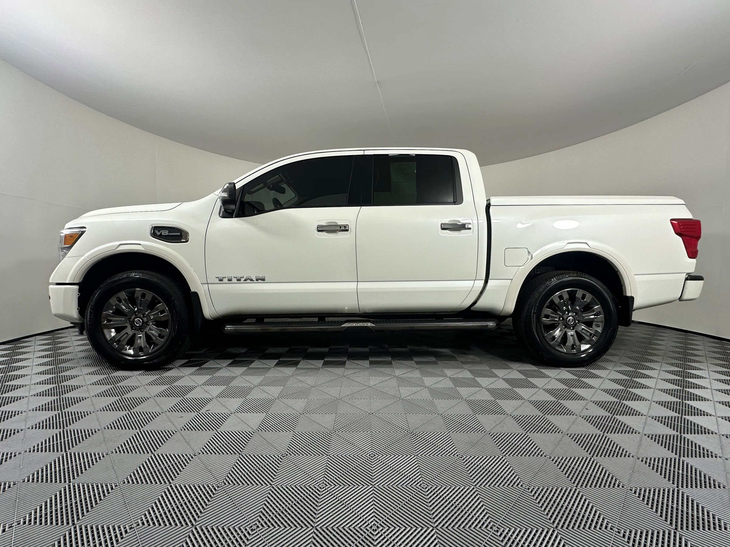 Used 2017 Nissan Titan Platinum Reserve image 16