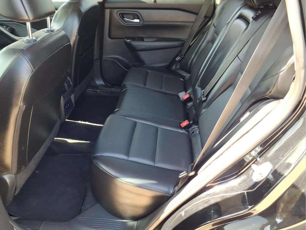 Used 2024 Nissan Rogue SV w/ SV Premium Package FWD image 13