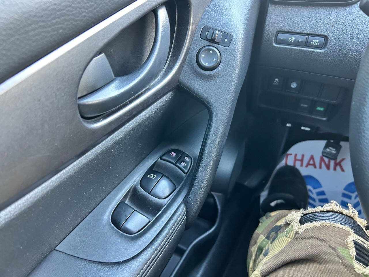 Used 2020 Nissan Rogue Sport S image 18