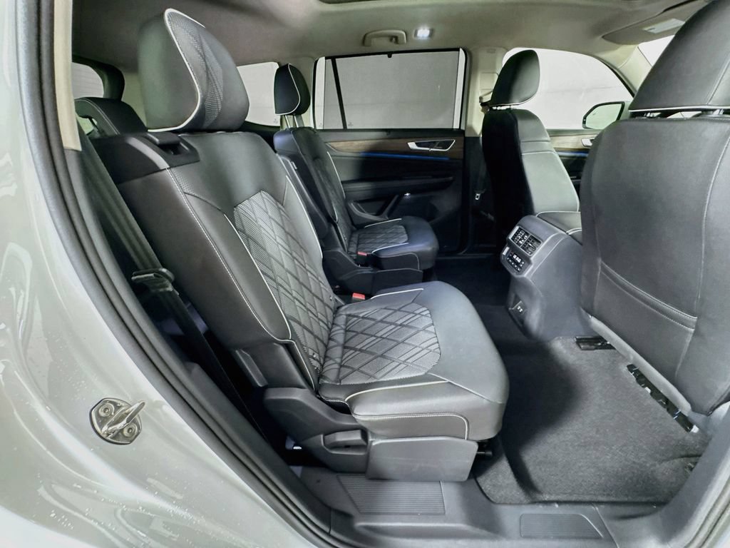 Used 2025 Volkswagen Atlas SEL Premium R-Line AWD/4WD image 37