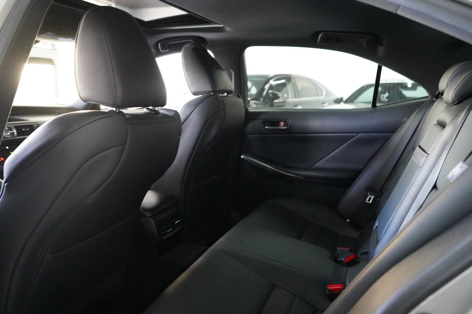 Used 2017 Lexus IS 350 F Sport RWD image 13