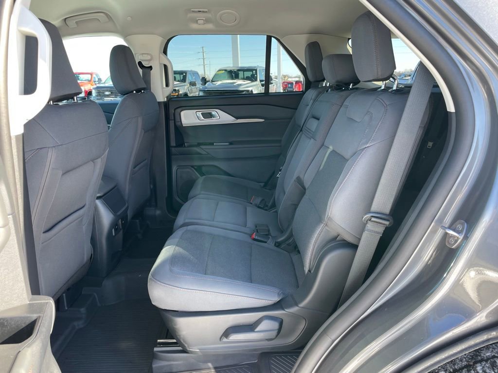 Used 2025 Ford Explorer Active image 8