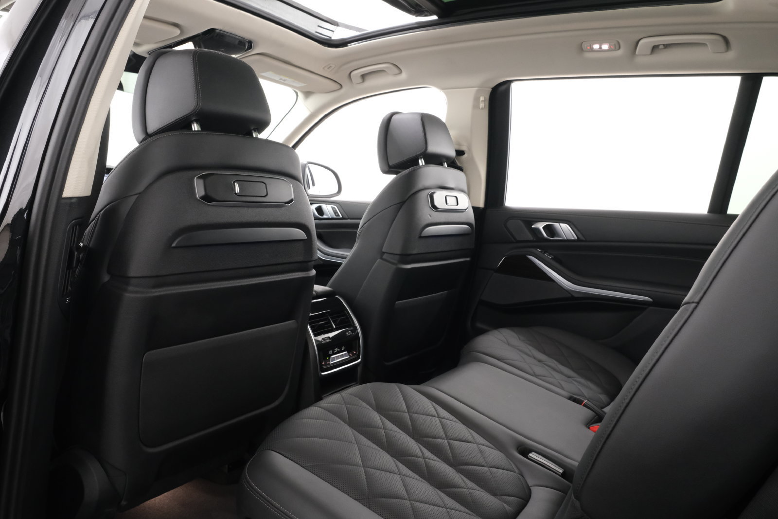 Used 2024 BMW X7 xDrive40i AWD/4WD image 31
