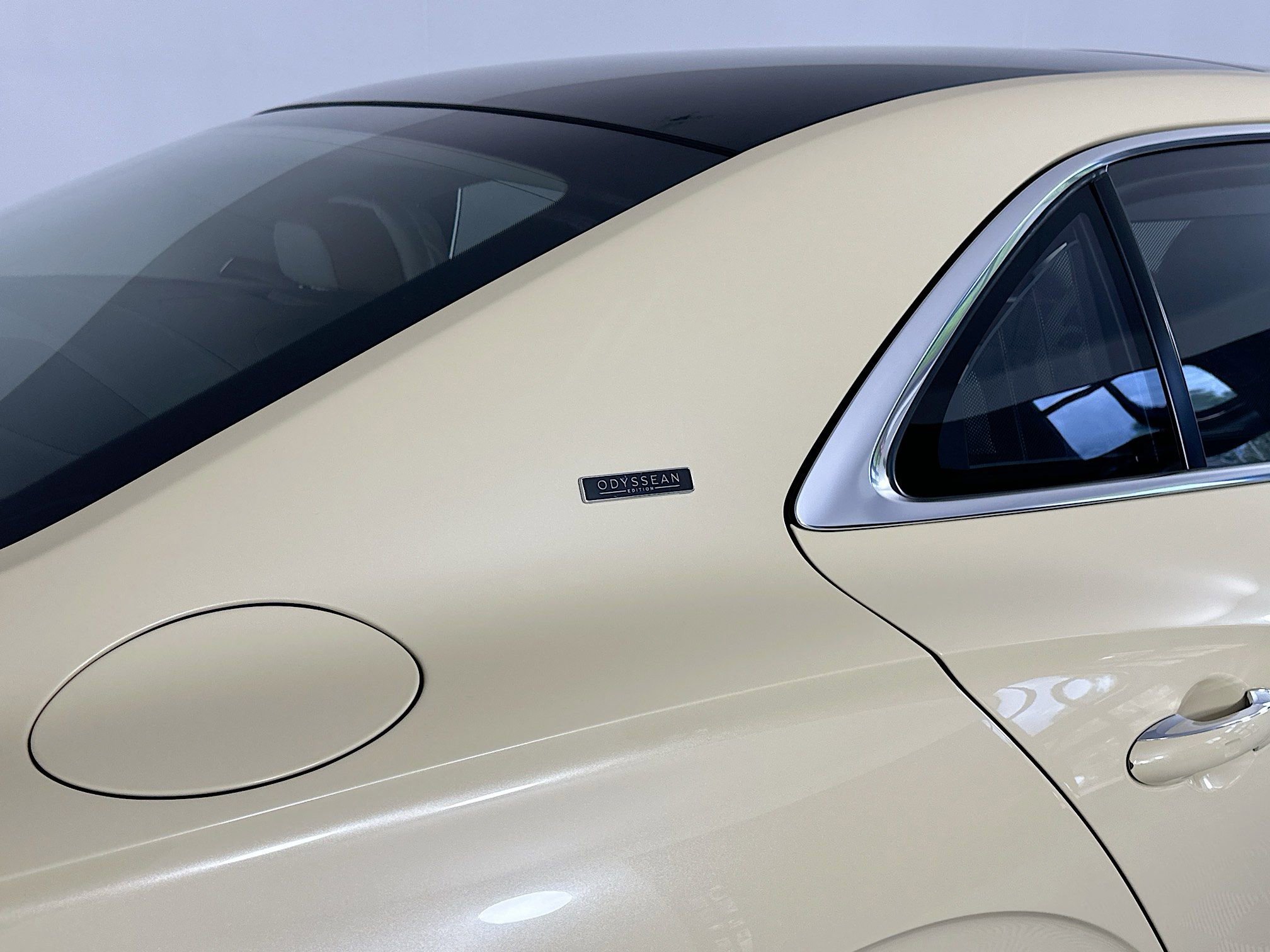 Used 2023 Bentley Flying Spur Plug-In Hybrid image 29