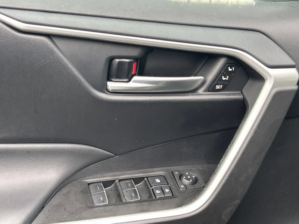 Used 2025 Toyota RAV4 XLE Premium w/ Weather Package FWD image 19