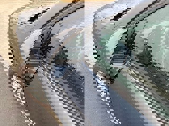 Used 2021 Jeep Cherokee Latitude w/ Mopar Interior Package image 29