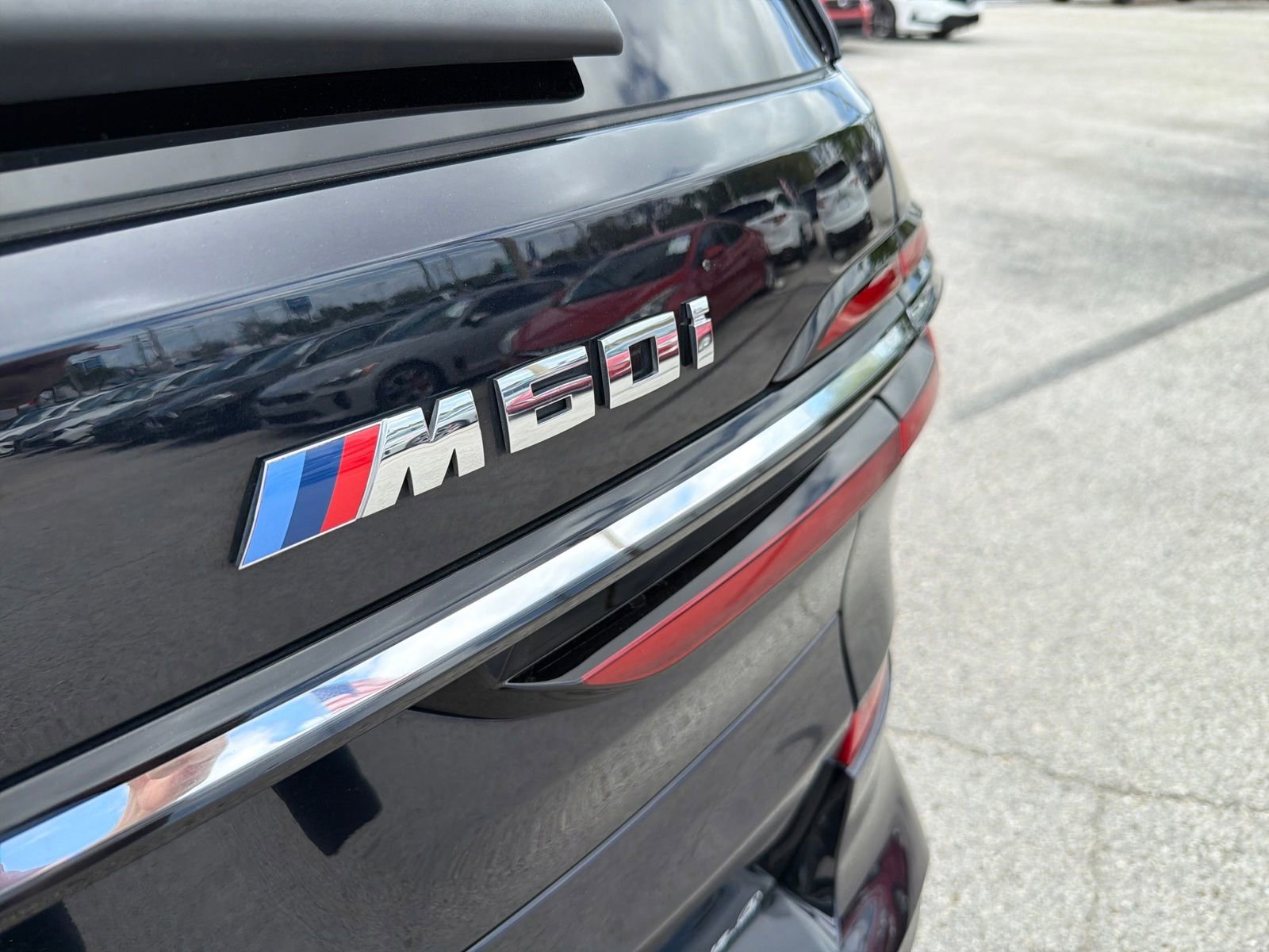 Used 2023 BMW X7 M60i w/ Executive Package image 28