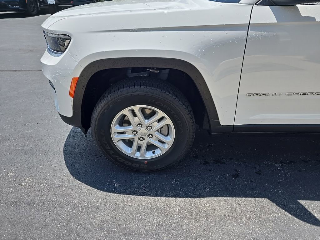 New 2025 Jeep Grand Cherokee Laredo w/ Luxury Tech Group I image 14