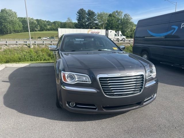 Used 2013 Chrysler 300 C RWD image 8